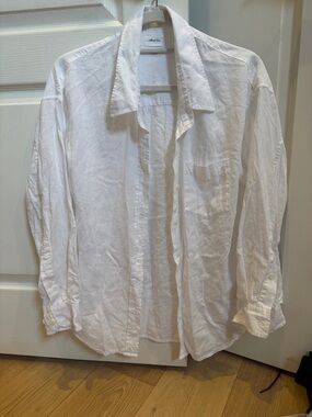 Wilfred White Button-Up Linen Shirt